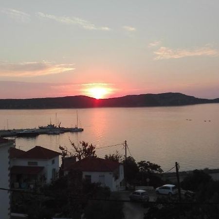 Artemis Sunset View Apartment Pylos Exterior photo