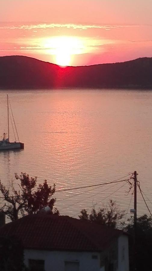 Artemis Sunset View Apartment Pylos Exterior photo